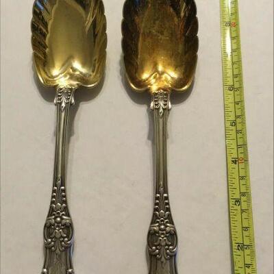 ME1013 STERLING SILVER TIFFANY PAIR OF GOLD TONE SCALLOPED SPOONS	https://www.ebay.com/itm/124814876328
