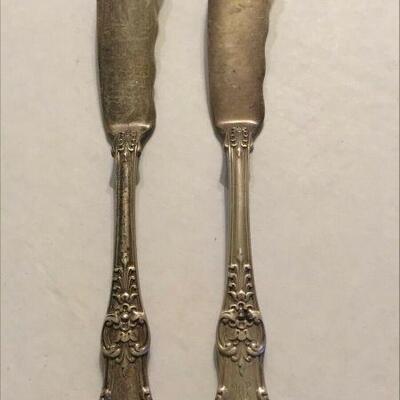 ME1010 STERLING SILVER TIFFANY PAIR OF PICKLE SERVING KNIVES	https://www.ebay.com/itm/124814876352
