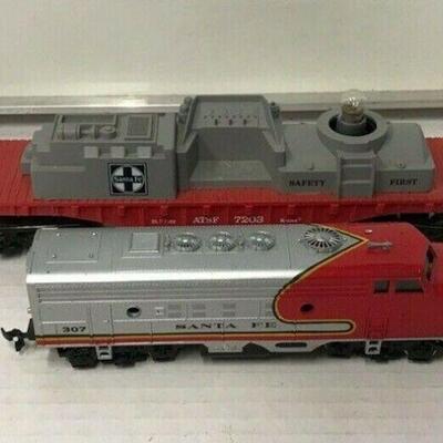 OR8017 LOT OF 2 VINTAGE TRAIN CARS 