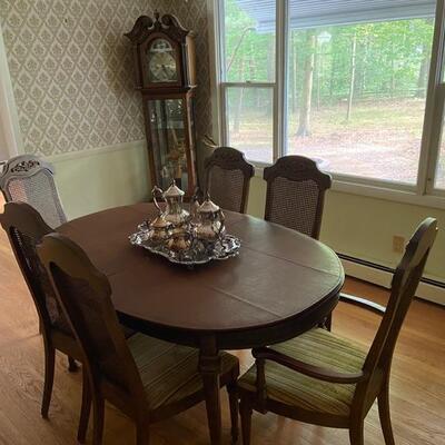 Dining table chairs and leaf