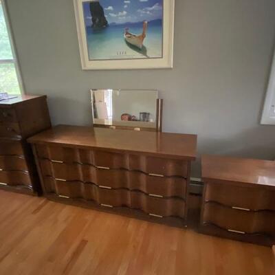 Retro Ladies 12 drawer dresser with mirror (needs to be attached)