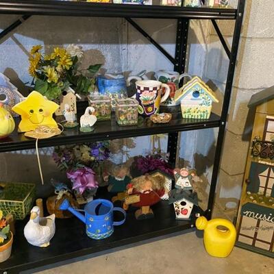 Bird Houses & Garden Decor
