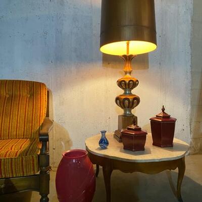 Vintage Accent Table & Lamp