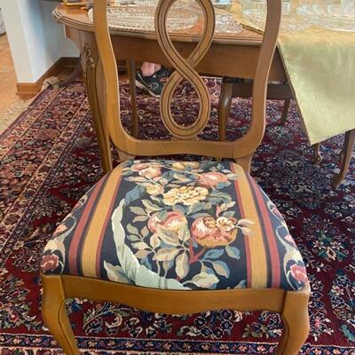 Lenoir/Broyhill 3-Leaf Dining Table w/4 Chairs (Can Seat 8) - 29"H x 102"W x 43"D - $175  