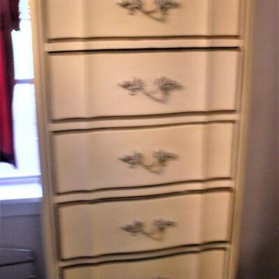 FRENCH GENTS CHEST