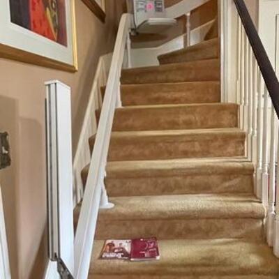 ACORN 180 Curved Stairlift (fully functional in good working condition)