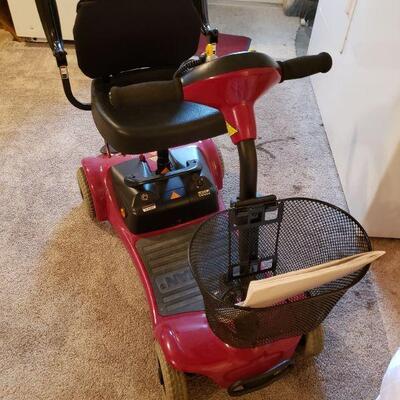 electric scooter cart that has had very little use, looks great and it works