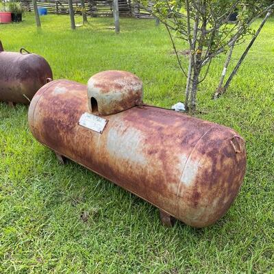 Propane/gas tank 