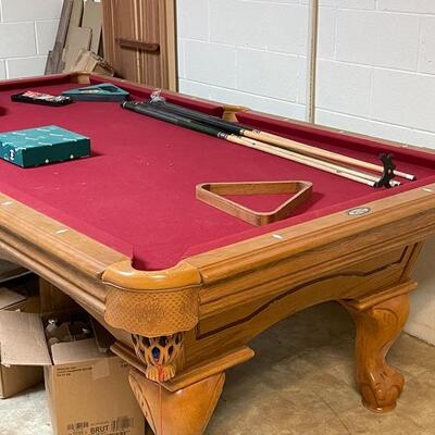 Pool table 