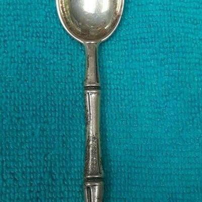 https://www.ebay.com/itm/114895585463	ME3018 USED TIFFANY & CO. 4 1/8 STERLING SILVER TEA SPOON BAMBOO PATTERN
