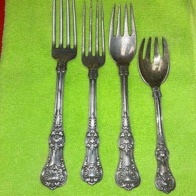 https://www.ebay.com/itm/124815126950	ME3078 USED TIFFANY & CO. LOT OF FOUR STERLING SILVER FORKS KING PATTERN
