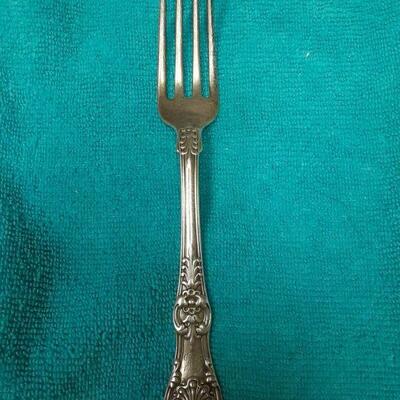 https://www.ebay.com/itm/124815126961	ME3054 USED TIFFANY & CO. 6 3/4 INCH STERLING SILVER FORK KING PATTERN
