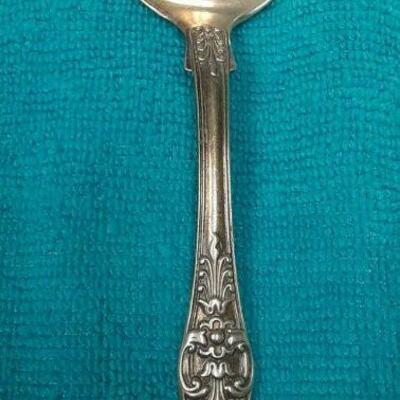 https://www.ebay.com/itm/124815126183	ME3020 USED TIFFANY & CO. STERLING SILVER ICE CREAM SPOON KING PATTERN
