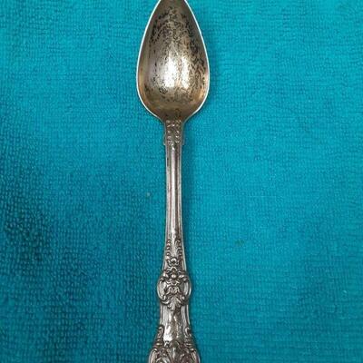 https://www.ebay.com/itm/114895585487	ME3036 USED TIFFANY & CO. STERLING SILVER DESSERT SPOON ENGLISH KING PATTERN
