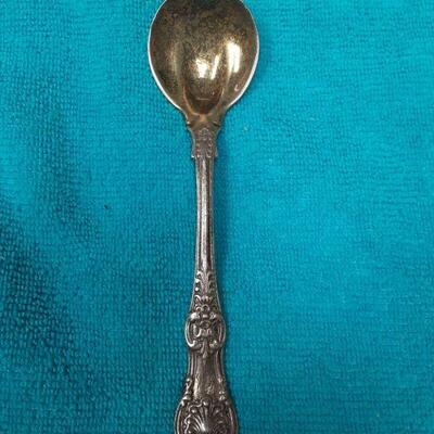https://www.ebay.com/itm/114895585488	ME3044 USED TIFFANY & CO. STERLING SILVER ICE CREAM SPOON KING PATTERN
