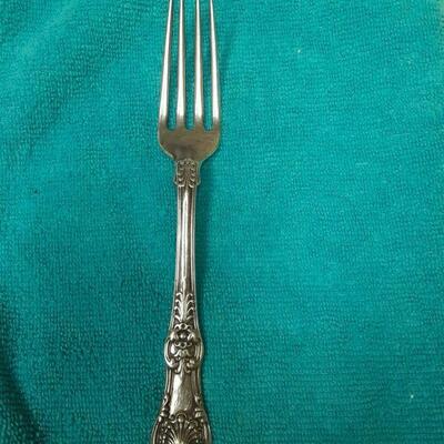 https://www.ebay.com/itm/114895585480	ME3063 USED TIFFANY & CO. 6 3/4 INCH STERLING SILVER FORK KING PATTERN

