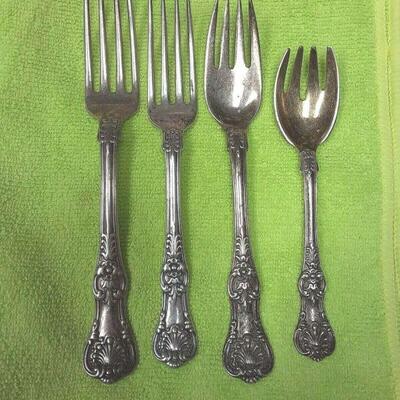 https://www.ebay.com/itm/124815126202	ME3079 USED TIFFANY & CO. LOT OF FOUR STERLING SILVER FORKS KING PATTERN
