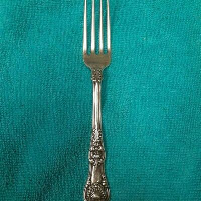 https://www.ebay.com/itm/114895585482	ME3060 USED TIFFANY & CO. 6 3/4 INCH STERLING SILVER FORK KING PATTERN
