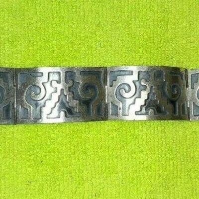 https://www.ebay.com/itm/114895585457	ME3103 USED VINTAGE 7 1/8 INCH STERLING SILVER BRACELET MEXICO 
