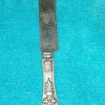 https://www.ebay.com/itm/124815126163	ME3008 USED TIFFANY & CO. STERLING SILVER BUTTER KNIFE ENGLISH KING PATTERN
