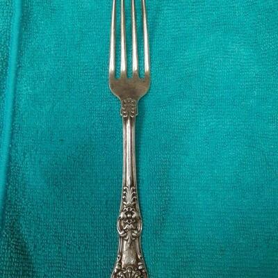 https://www.ebay.com/itm/114895586472	ME3058 USED TIFFANY & CO. 6 3/4 INCH STERLING SILVER FORK KING PATTERN
