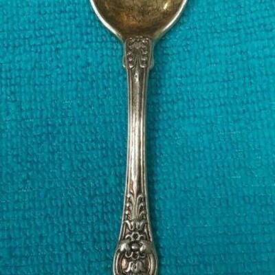 https://www.ebay.com/itm/114895585474	ME3025 USED TIFFANY & CO. STERLING SILVER TEA SPOON ENGLISH KING PATTERN
