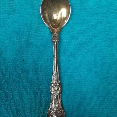 https://www.ebay.com/itm/124815126958	ME3042 USED TIFFANY & CO. STERLING SILVER ICE CREAM SPOON KING PATTERN
