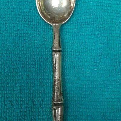 https://www.ebay.com/itm/124815128003	ME3017 USED TIFFANY & CO. 4 1/8 STERLING SILVER TEA SPOON BAMBOO PATTERN
