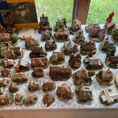 Lilliput Lane Cottages and Barns Collection some signed
