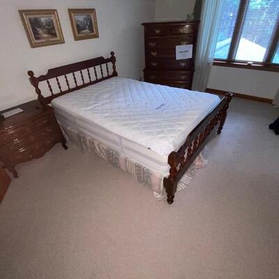 Hendredon bed frame