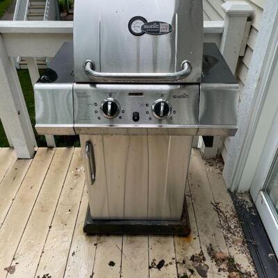 CHAR BROIL GOURMET INFRARED GAS GRILL. MAIN PAN IS RUSTED OUT. BUY IT NOW $30
