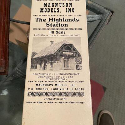 MAGNUSON MODELS THE HIGHLANDS TRAIN STATION O SCALE BUILDING KIT NO. M516 (UNBUILT).. BUY IT NOW $20