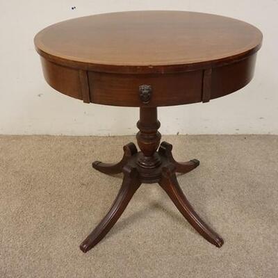 1082	MAHOGANY DRUM TABLE, BANDED TOP, SOME FINISH WEAR ON THE TOP SURFACE, 28 IN DIAMETER X 28 1/2 IN HIGH
