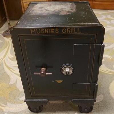 1060	DEFENDER CAST IRON SAFE, HILLSBERG CO, SYRACUSE NY, WAS IN MUSKIES GRILL, 20 IN X 15 IN X 24 1/2 IN HIGH
