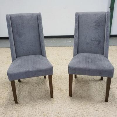 1007	PAIR OF GRAY UPHOLSTERED SIDE CHAIRS
