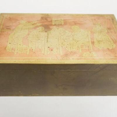 1115	BRASS CIGAR HUMIDOR BOX WITH DECORATED TOP, 9 IN X 6 IN X 3 1/4 IN HIGH
