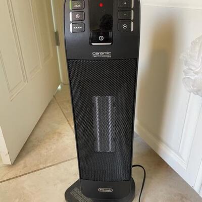 Soldâ€”DeLonghi ceramic heater w/remote