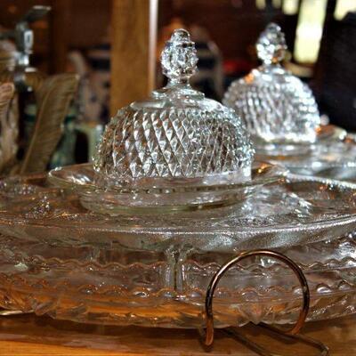Beautiful crystal server with rotating base. 