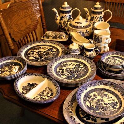 Striking English tableware by "Churchill" of Staffordshire England.