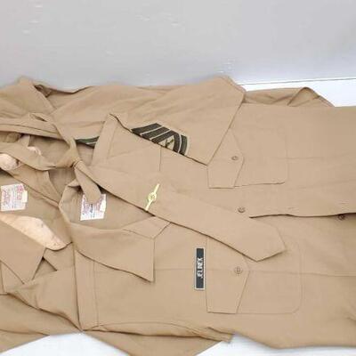 #1806 â€¢ 2 Short Sleeve, 1 Long Sleeve US Marine Uniform Shirt And 1 Tie With Marone Pin
