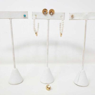 #1352 â€¢ 4 Pairs Of 10k Gold Earrings And 1 Earring Post, 9.5gg