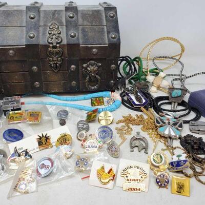 #1402 â€¢ 1 Belt Buckle And An Assortment Of Stones