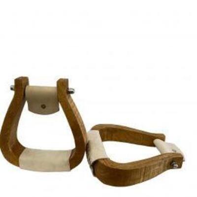 102	

Showman Â® Curved wooden stirrup with leather tread.
2-3/4" Neck
6" Width
2" Tread