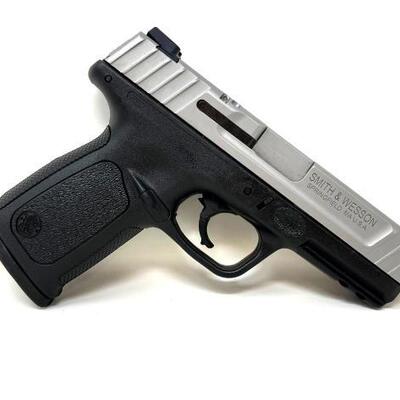 #426 â€¢ NEW! Smith & Wesson SD40 VE 40 S&W Semi-Auto Pistol.  SERIAL No. FDH9866 BARREL LENGTH 4