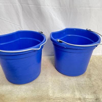 120	

NEW Two (2) 20 Qrt. Flat back bucket, 11" tall. Made in USA.
Two (2) 20 Qrt. Flat back bucket, 11" tall. Made in USA 
