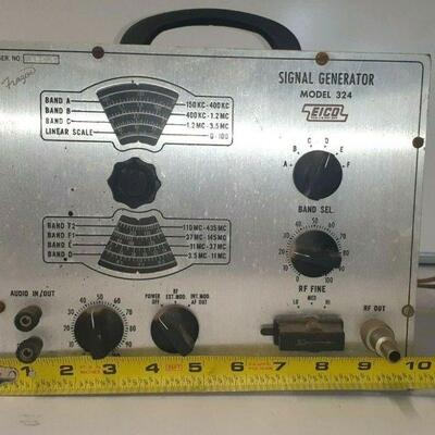 https://www.ebay.com/itm/124835364462	LP8026 : Eico Signal Generator Model 324 Ser. No. 62606
