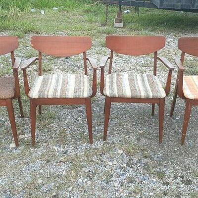 https://www.ebay.com/itm/124838443615	LP8039 Drexel (4) Stackable Armed Wooden Chairs w/ Removable Cushions LOCAL PICK
