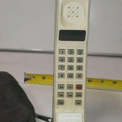 https://www.ebay.com/itm/114918127631	LP8019 BellSouth Handheld Motorola Dynatac 8000 Telephone MADE IN USA NOT TESTED
