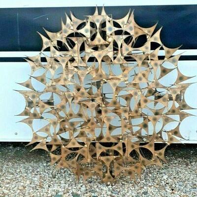 https://www.ebay.com/itm/124838432320	LP8043 : Metal Chandelier Top/ Abstract Metal Wall Decoration LOCAL PICKUP
