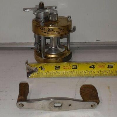 https://www.ebay.com/itm/124841570453	EL8009 Bass Pro Shops MCM 1,000 Gear Ratio 5.2:1 25 IPT
